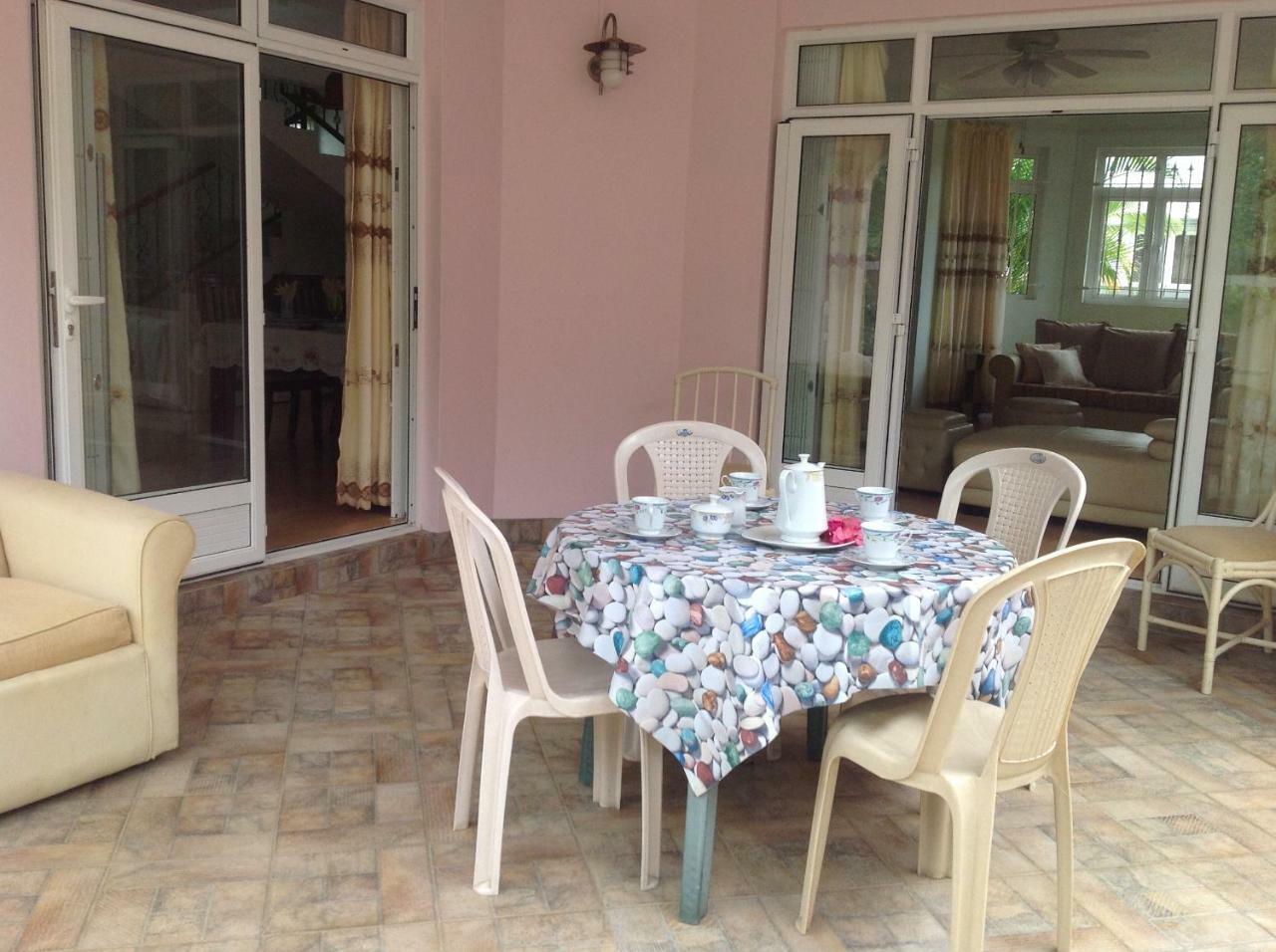 Fayruz Villa Is A 3 Bedroom, 3 Bathroom Detached House With Ac And Swimming Pool 5 Minutes Walk From Flic En Flac Public Beach 외부 사진