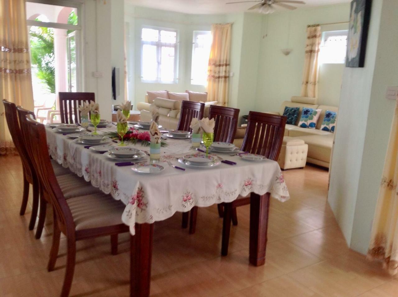Fayruz Villa Is A 3 Bedroom, 3 Bathroom Detached House With Ac And Swimming Pool 5 Minutes Walk From Flic En Flac Public Beach 외부 사진