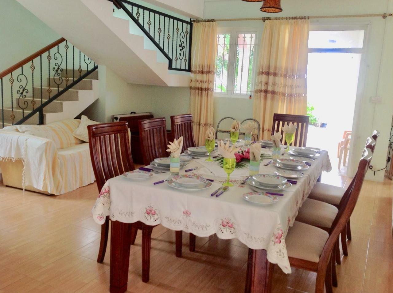 Fayruz Villa Is A 3 Bedroom, 3 Bathroom Detached House With Ac And Swimming Pool 5 Minutes Walk From Flic En Flac Public Beach 외부 사진